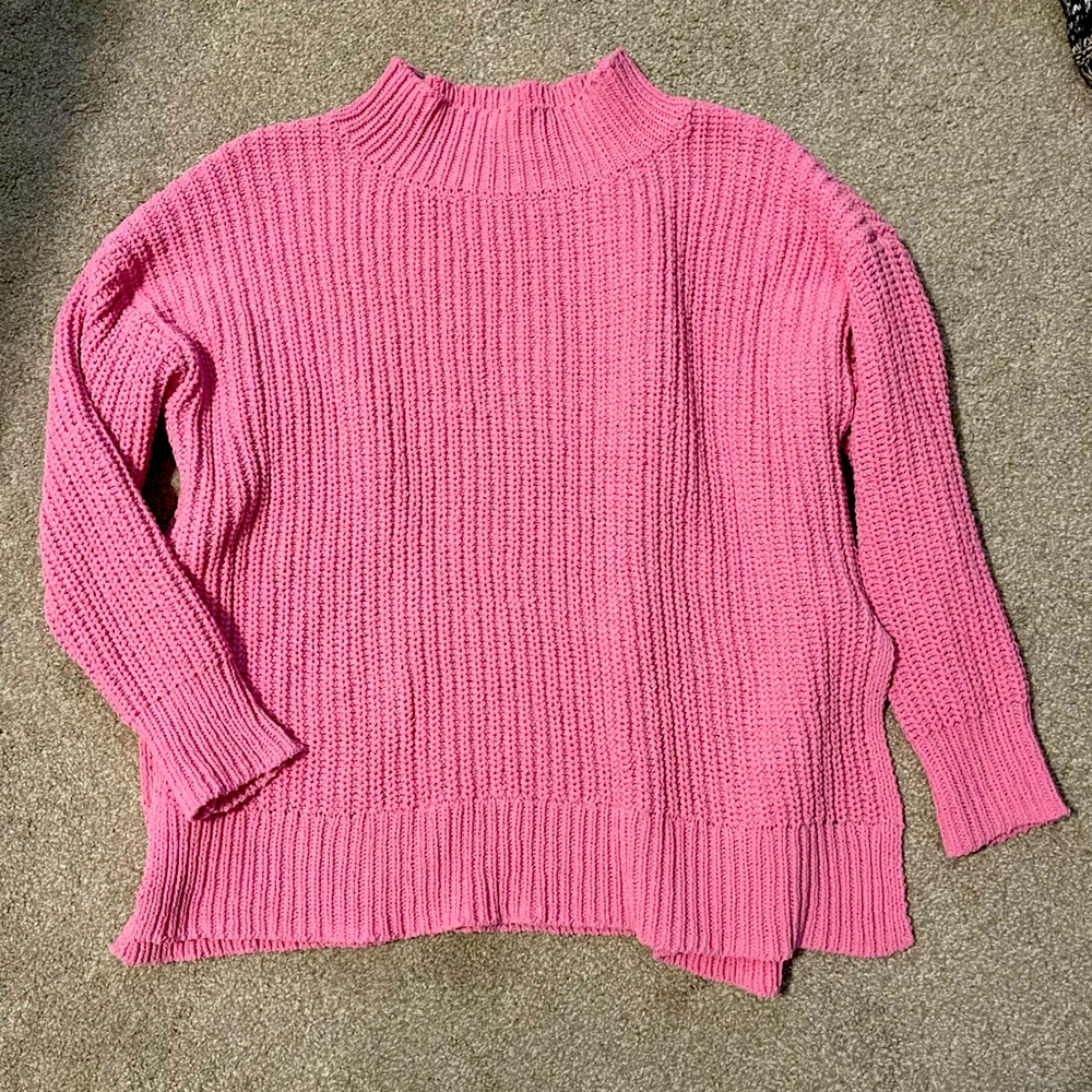 Aerie Pink Knit Sweater - medium oversized thick chunky knit, sides are slit
